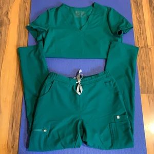 Xs green figs scrub set